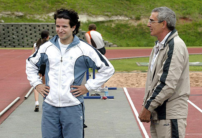 Yago regres a Asturias en 2006 para entrenarse de nuevo a las rdenes de Juanjo Azpeitia, con el que recuper la sonrisa y la ilusin.
