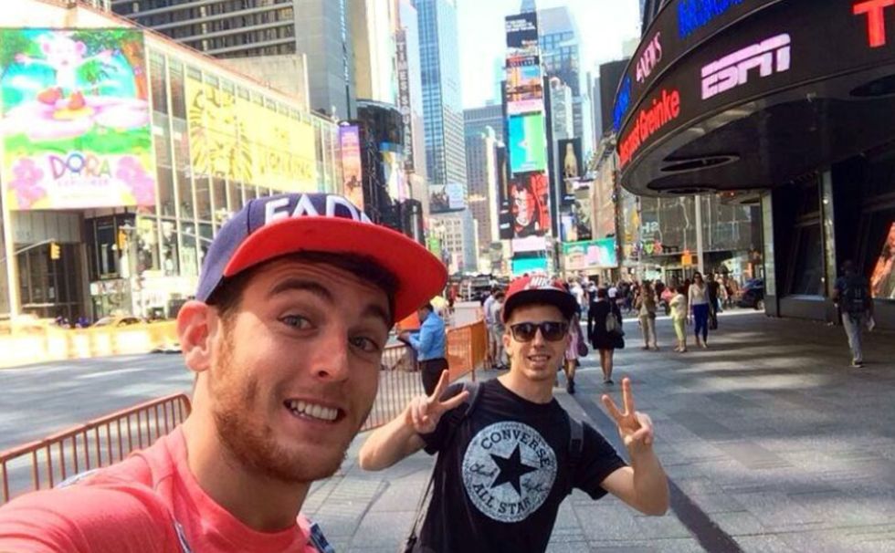 Ibai Gmez e Iker Muniain se fueron juntos a Nueva York, a celebrar su participacin en la Champions?. "In New york with my bro", tuite Muniain.