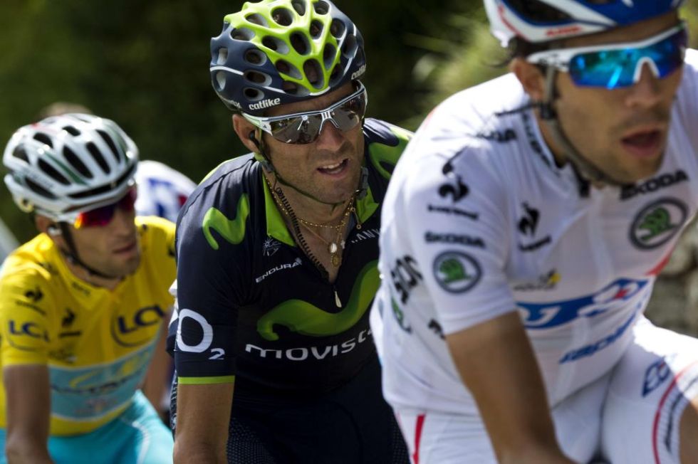 Alejandro Valverde lo pas muy mal en la segunda jornada pirenaica, pero al final logr retener la segunda plaza de la general.
