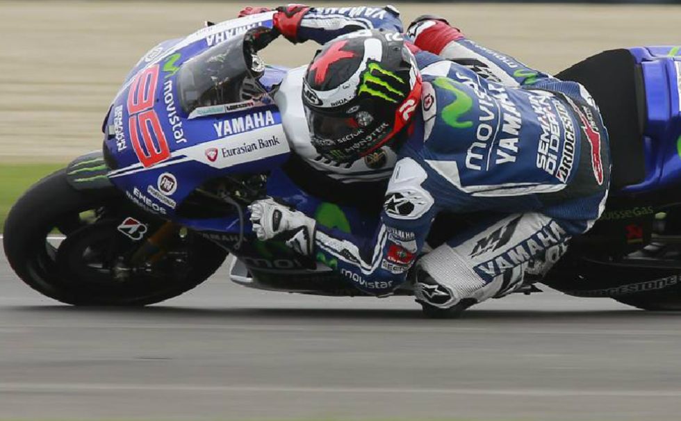 Mrquez ha logrado ser el ms rpido en la segunda sesin de entrenamientos de MotoGP. Aegerter e Isaac Viales han hecho lo propio en Moto2 y Moto3 respectivamente.