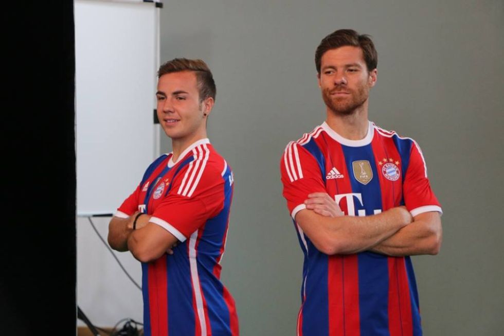 Los jugadores del equipo alemn se juntaron hoy para hacer una sesin de fotos ante a la fiesta ms famosa de la ciudad de Munich.