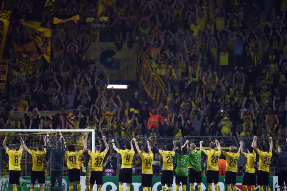La plantilla del Borussia agradeci al pblico su apoyo incondicional. Como siempre.