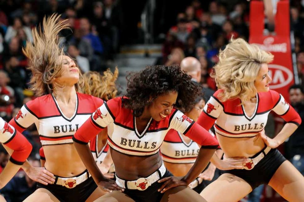 Tras la <a href=https://www.marca.com/albumes/2014/10/13/cheerleaders_sexys_nba/><strong>entrega inaugural</strong></a> y el <a href=https://www.marca.com/albumes/2014/10/28/cheerleaders_sexys_nba/><strong>segundo captulo</strong></a>, recopilamos la tercera fotogalera de las animadoras ms sexys del curso NBA al margen de <a href=https://www.marca.com/albumes/2014/10/07/galeria_bulls/><strong>las becerras de los Bulls</strong></a> y la <a href=https://www.marca.com/albumes/2014/10/28/homenaje_erotico_nba/><strong>musa ertica de EE.UU.</strong></a>