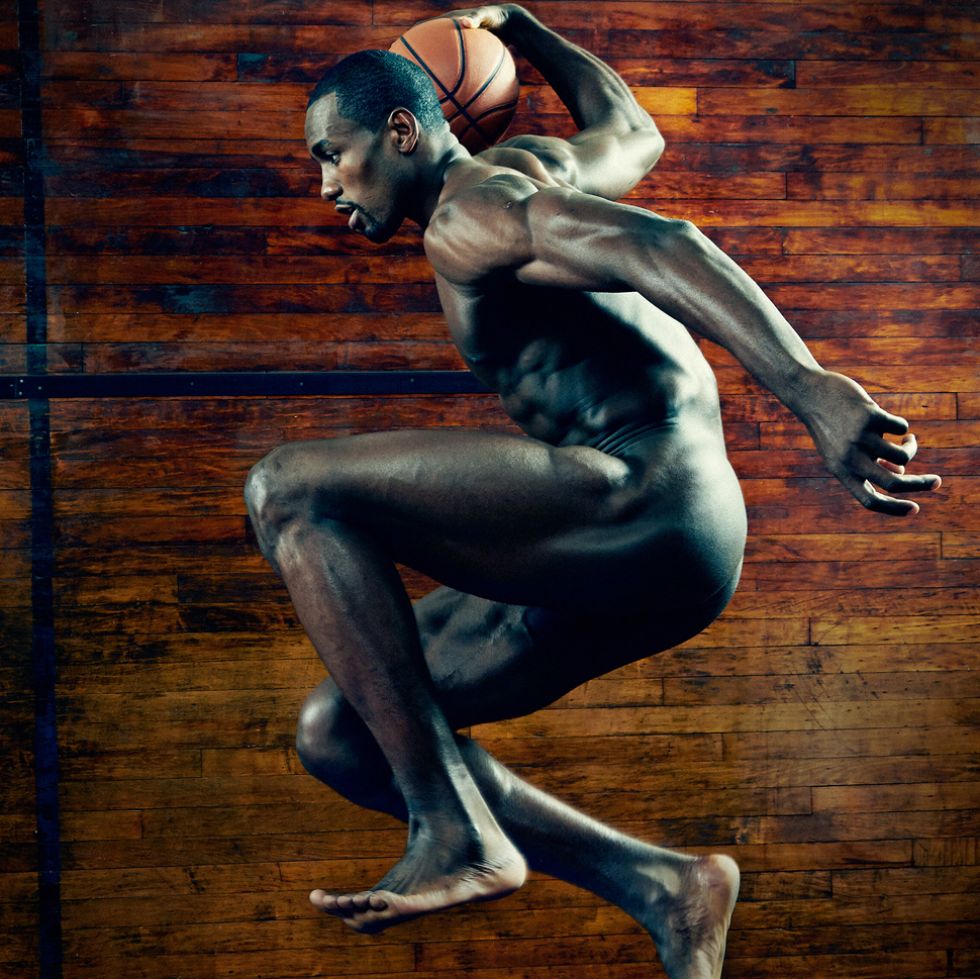 Serge Ibaka posando para el ESPN The Magazine's Body Issue