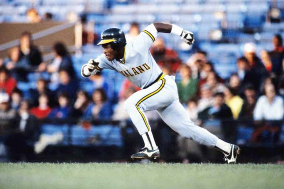 Rickey Henderson empez en los Athletics, el equipo de su ciudad destacando con 493 bases robadas entre 1979 y 1984. Dio tumbos por la Liga y hasta tuvo un total de tres pasos por Oakland ganando las World Series en 1989