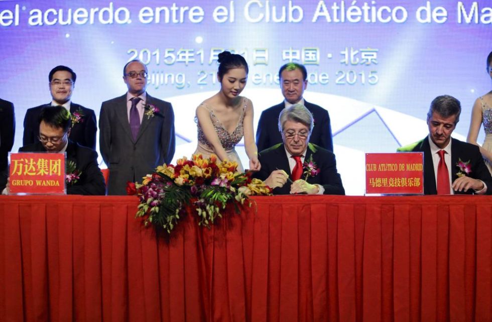 El magnate chino Wang Jianlin adquiri el 20 % de las acciones del Atltico de Madrid por 43 millones de euros.
