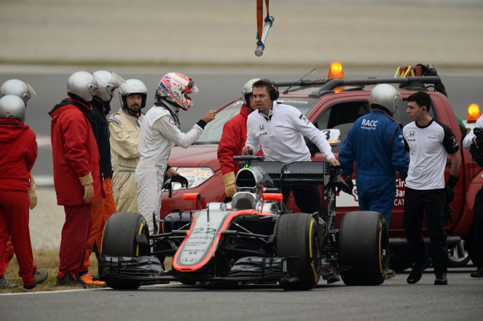 Siete vueltas pudo dar Jenson Button antes de que el McLaren dijera 