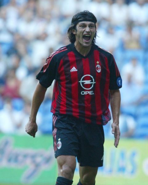 Khaladze, con la camiseta del Milan durante su poca de jugador