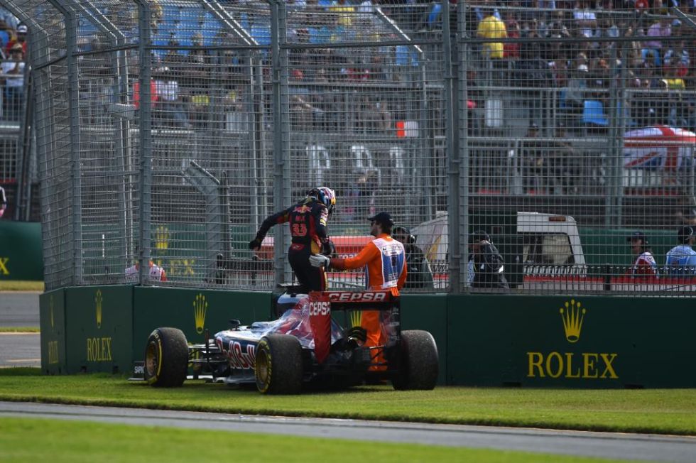 Max Verstappen, compaero de Carlos Sainz en Toro Rosso, tuvo que abandonar.