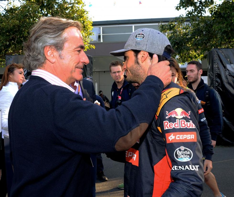 Carlos Sainz -padre e hijo- en el Gran Premio de Australia.