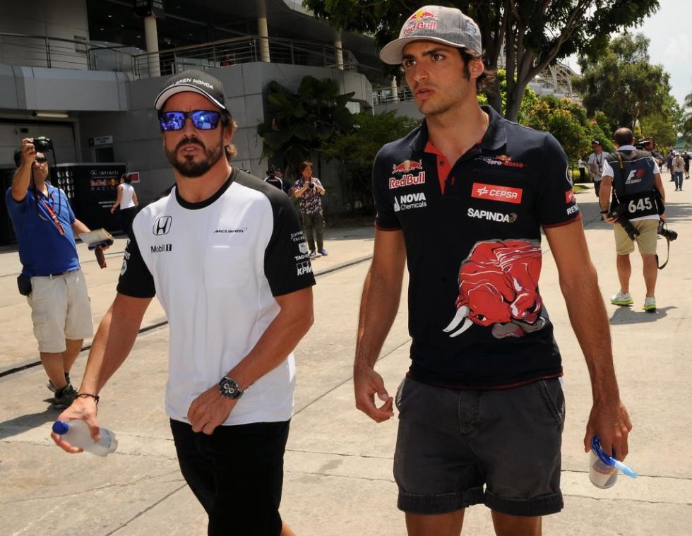 Fernando Alonso y Carlos Sainz Jr. estuvieron juntos en todo momento durante la jornada de hoy