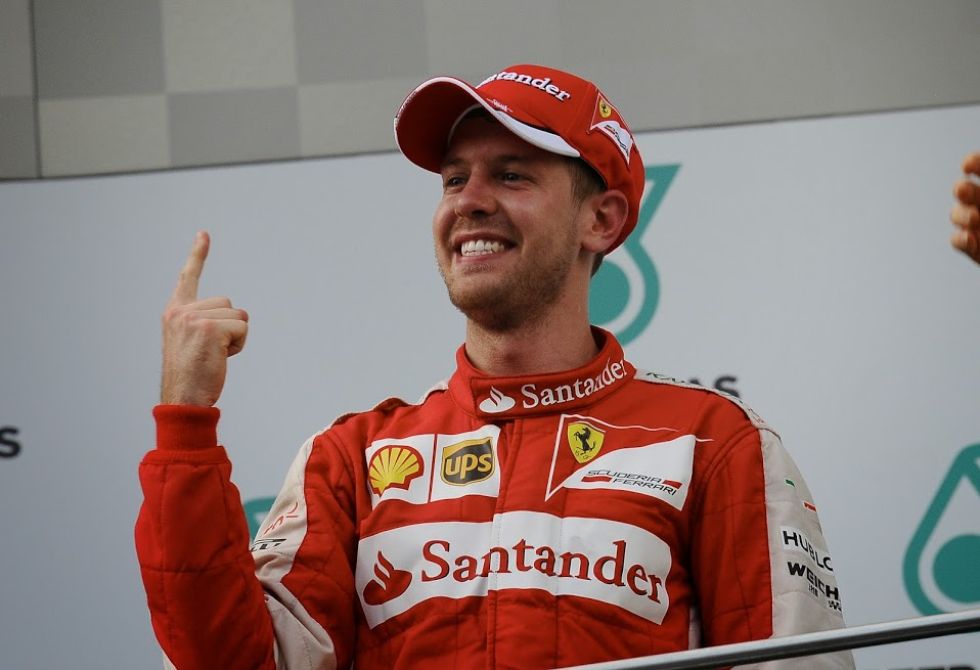 Vettel logr para Ferrari, que no ganaba desde hace 686 das, la victoria en el Gran Premio de Malasia tras someter en la pista de Sepang a los poderosos Mercedes de Hamilton y Rosberg, que lo acompaaron en el podio.