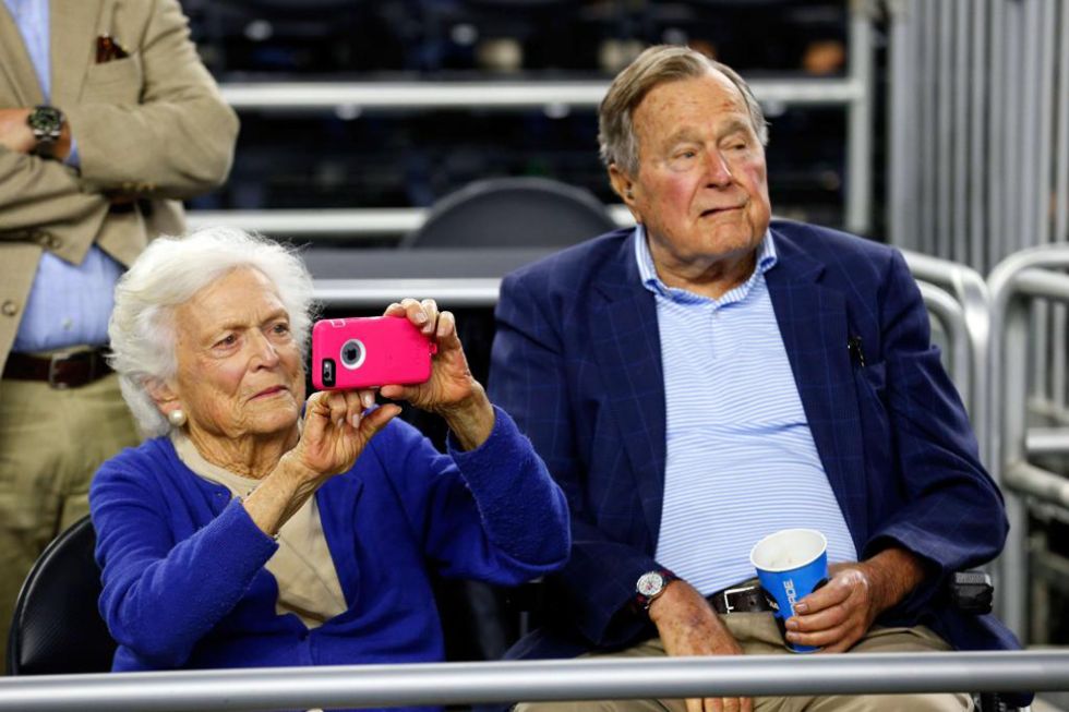 El ex presidente George H.W. Bush y la ex primera dama Barbara Bush no se perdieron el Duke vs. Gonzaga