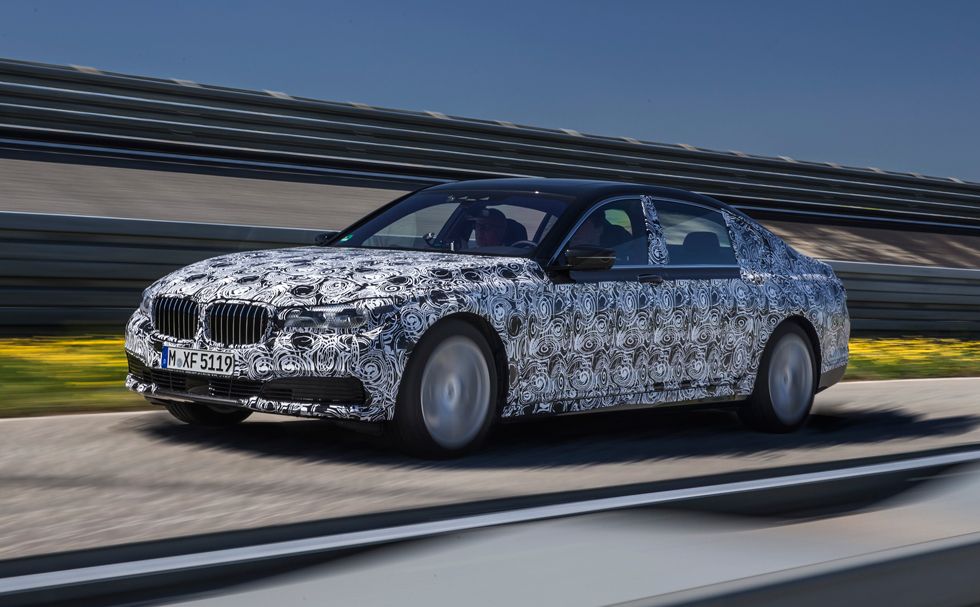 Aunque con mucho camuflaje, estas son las primeras fotos oficiales del nuevo BMW Serie 7.