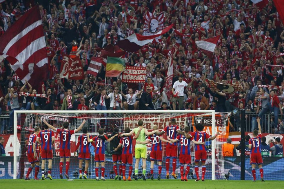 Los jugadores del Bayern celebran el pase