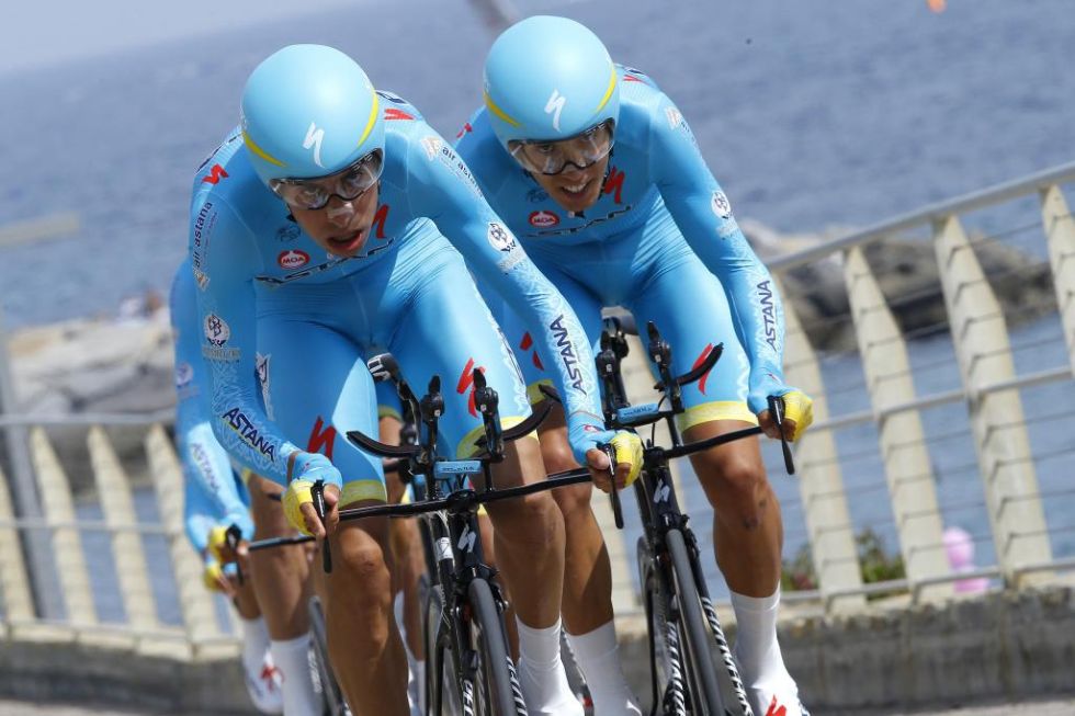 El joven ciclista italiano logr con su Astana el tercer mejor tiempo de la jornada inaugural.
