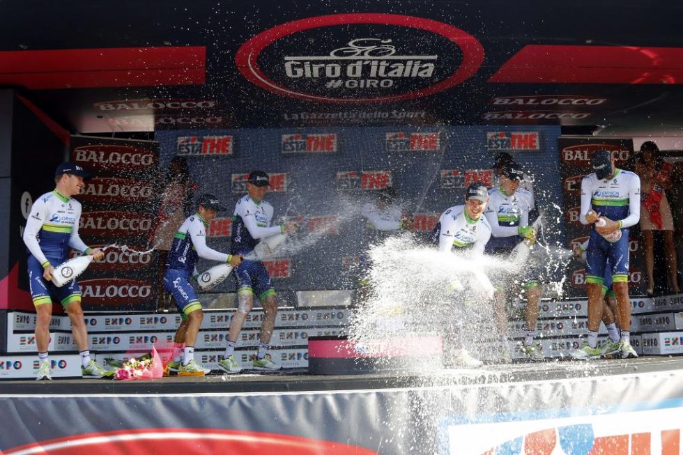 El Orica celebr por todo lo alto su triunfo en la crono por equipos de San Remo.