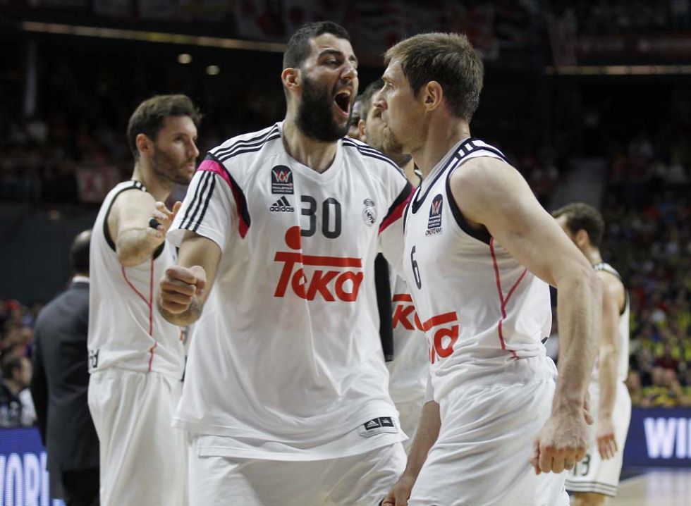 Tras <a href=https://www.marca.com/2015/05/17/baloncesto/final-four/1431891685.html><strong>20 aos de sequa</strong></a> el Madrid conquist la <a href=https://www.marca.com/2015/05/17/baloncesto/final-four/1431883112.html><strong>ansiada novena</strong></a> y lo <a href=https://www.marca.com/2015/05/17/baloncesto/final-four/1431895271.html><strong>celebr a lo grande</strong></a> tras un <a href=https://www.marca.com/2015/05/17/baloncesto/final-four/1431895370.html><strong>sufrido partido</strong></a>. Estas son las mejores fotos.