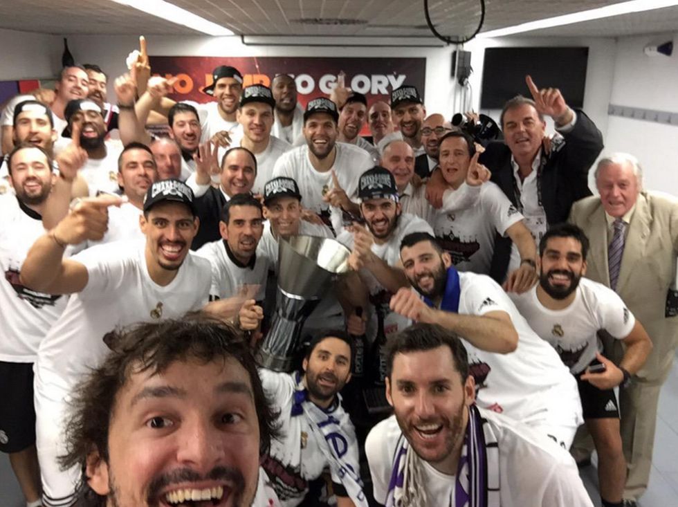 Sergio Llull y el selfie de los campeones de la Euroliga