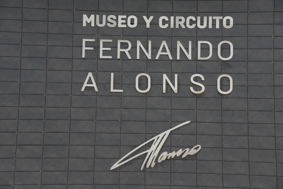 Fachada del museo Fernando Alonso.
