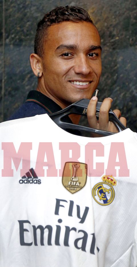Danilo talked to MARCA exclusively for his first interview as a Real Madrid player and posed with his new shirt. Check out these images from the photo shoot.