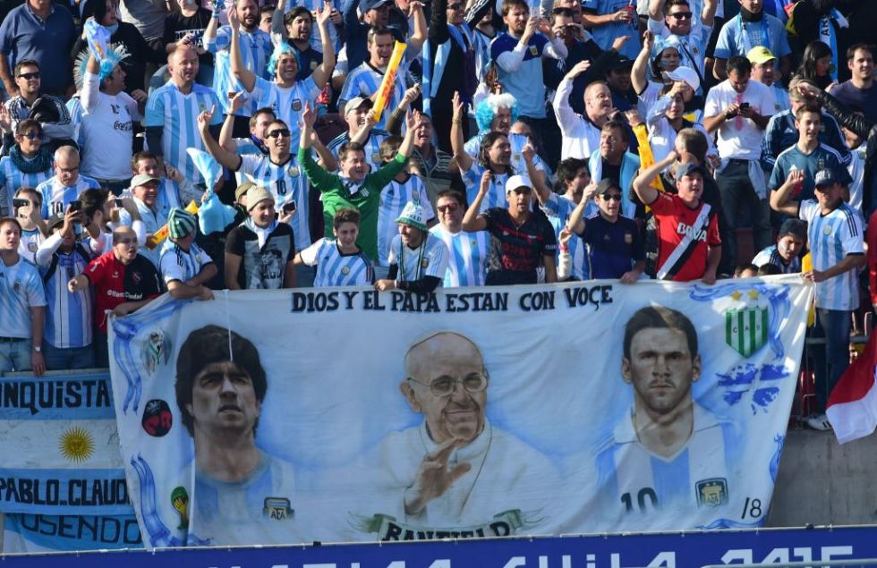 Una pancarta de aficionados argentinos.