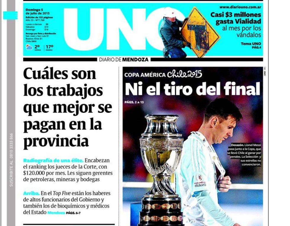 El diario Uno de Mendonza habla de "desazn" y elige la imagen de Messi cabizbajo pasando junto al trofeo de la Copa Amrica.