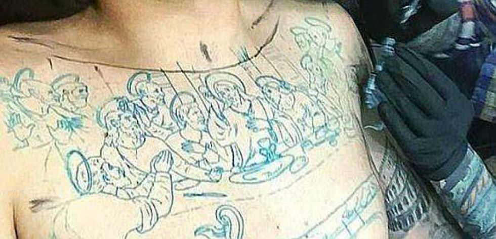Iago Herrerín fue el más atrevido al tatuarse 'La última cena' en el pecho.
