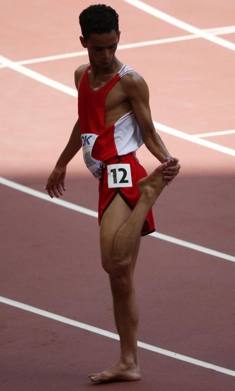 El atleta yemení Abdulah Al-Qwabani, de sólo 16 años, sorprendió a todos al correr descalzo sus erie del 5.000.