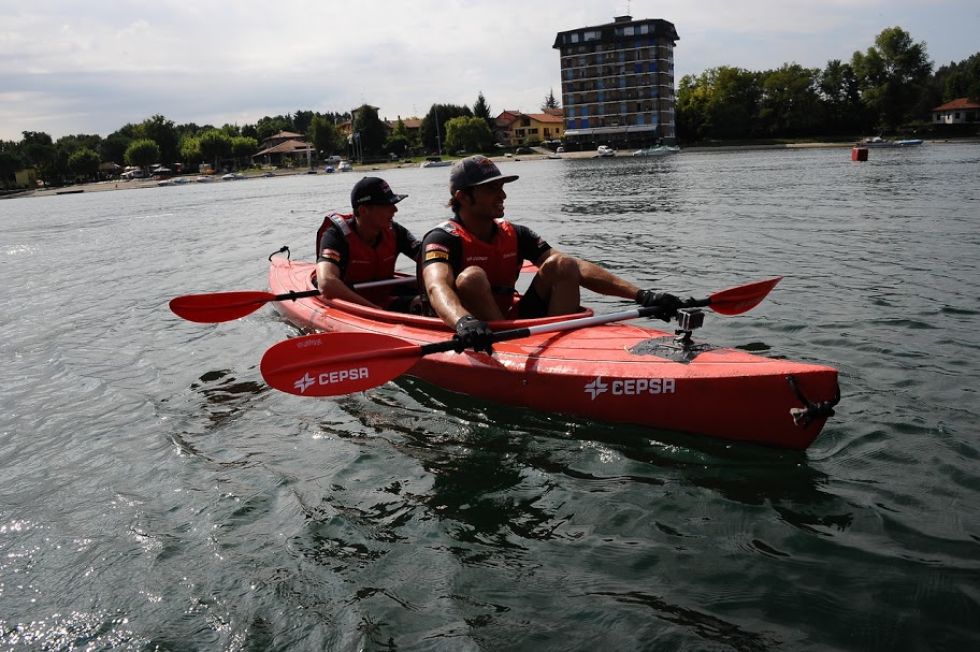 Carlos Sainz y Max Verstappen en el Cepsa Media Day en Sesto Calende, junto al lago Maggiore en el norte de Italia.