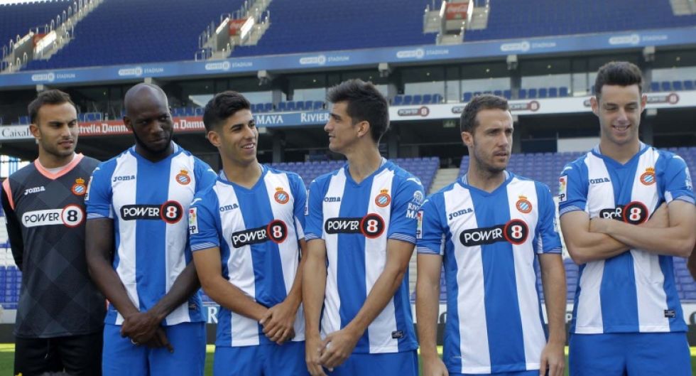 Bardi, Diop, Marco Asensio, Gerard Moreno y Burgui, junto a Paco Montas.