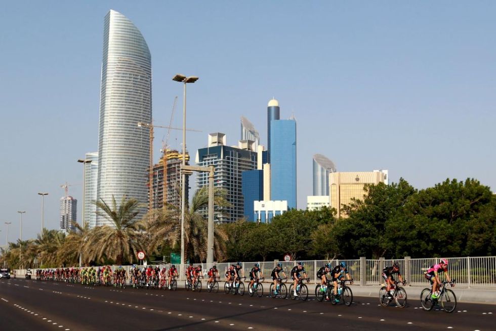Abu Dhabi, al igual que Qatar o Dubai son lugares en constante construcción como pudieron comprobar los corredores del pelotón.