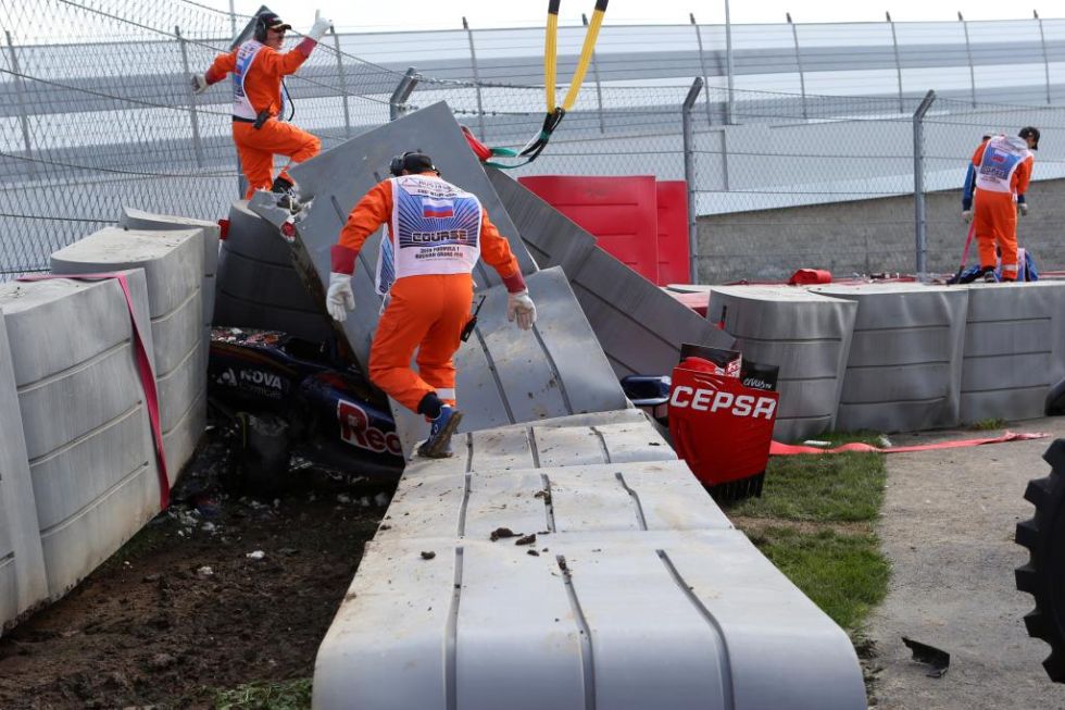El piloto espaol Carlos Sainz ha sufrido un aparatoso accidente durante la ltima sesin de entrenamientos libres del Gran Premio de Rusia Frmula 1.