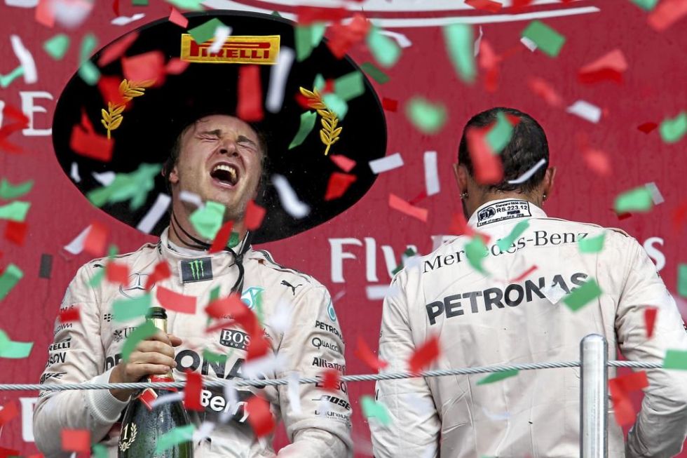 Nico Rosberg celebró con gusto su victoria en México.