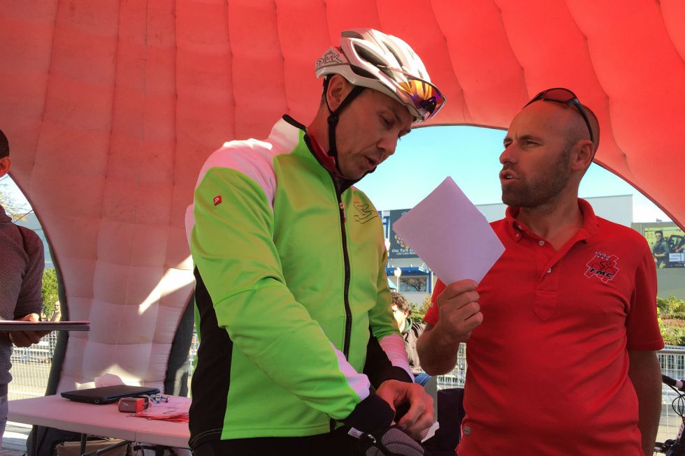 Pavel Tonkov se acercó a su antigua ciudad de residencia para pedalear y competir amistosamente. El vencedor del Giro 96 fue segundo.