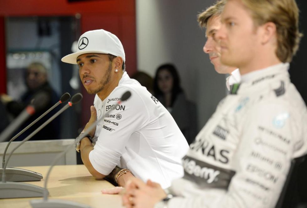 Hamilton y Rosberg limaron asperezas, con Wolff como intermediario