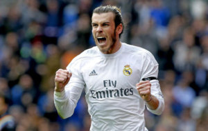 Bale celebra con rabia su gol antes el Rayo Vallecano