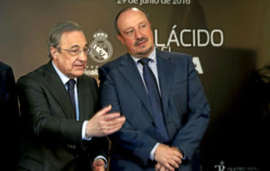 Florentino Prez y Rafa Bentez, en un acto del club.