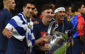 Luis Surez, Messi y Neymar tras ganar el Mundial de clubes