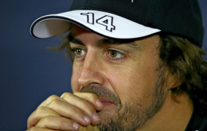 Fernando Alonso en la rueda de prensa oficial del GP de Abu Dhabi