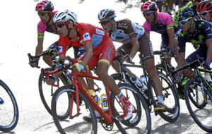 Fabio Aru, con el jersey rojo de lder, en la ltima etapa de la...