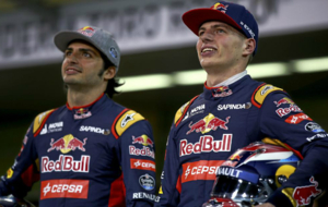 Carlos Sainz y Max Verstappen en el Gran Premio de Abu Dhabi