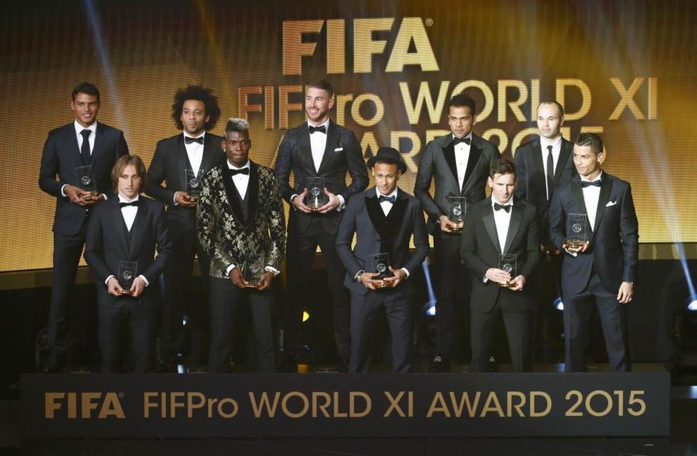 Los once elegidos en el equipo ideal de la FIFA 2015: Neuer, Alves,...