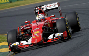 El Ferrari de Sebastian Vettel en el pasado GP de Australia, donde fue...
