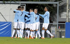 Jugadores del Manchester City celebran un gol en la Youth League