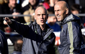 Bettoni junto a Zidane en su primer entrenamiento con el Real Madrid.