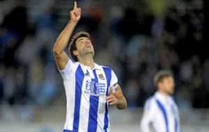 Xabi Prieto celebra su gol de penalti ante el Deportivo.