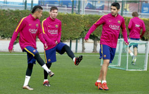 Neymar, Messi y Surez en el ltimo entrenamiento del Barcelona.