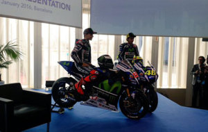 Jorge Lorenzo y Valentino Rossi presentan las nuevas motos del equipo...