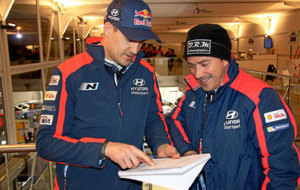 Dani Sordo, junto a su copiloto Marc Mart en Montecarlo.